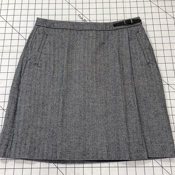 L.L. Bean Classic Fit black/white herringbone design, faux wrap short skirt - Picture 5 of 9